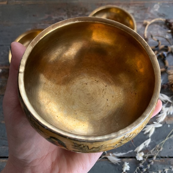 ANTIQUE HAND-PAINTED INDIAN KASHMIRI BRASS INLAY DECORATIVE BOWL - Picture 4 of 10